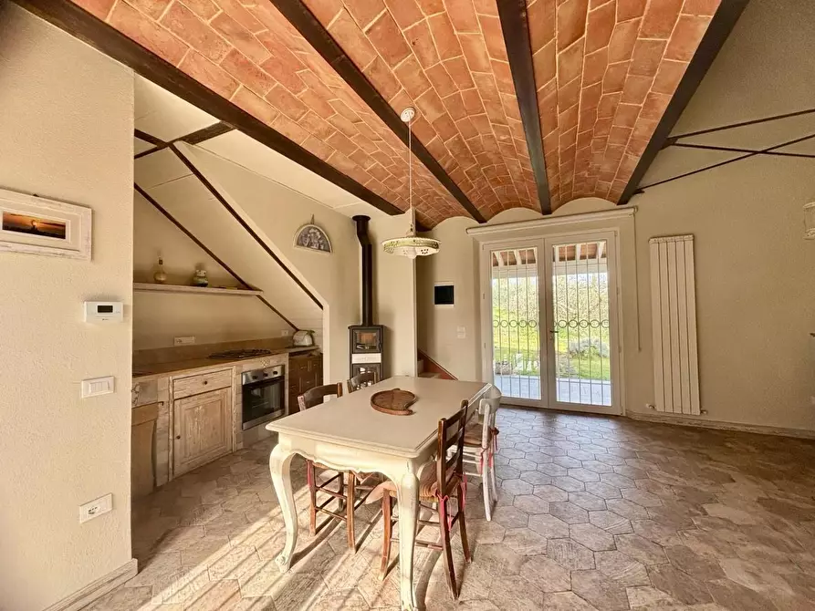 Immagine 18 di Villa in vendita  a Chianni