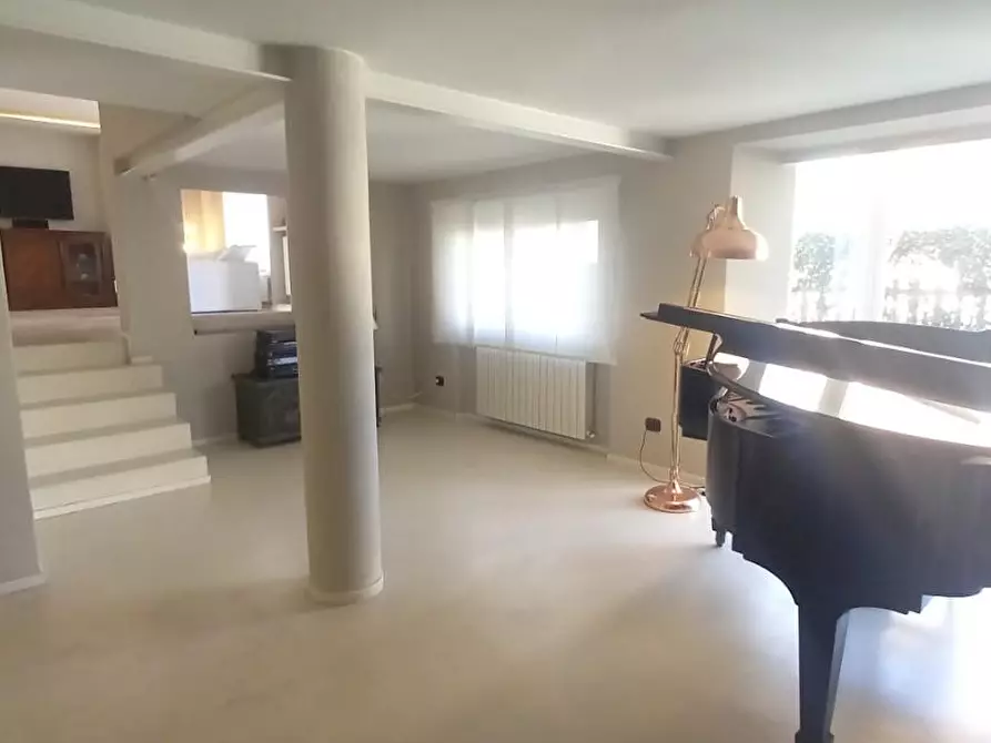 Immagine 30 di Casa indipendente in vendita  a Camaiore