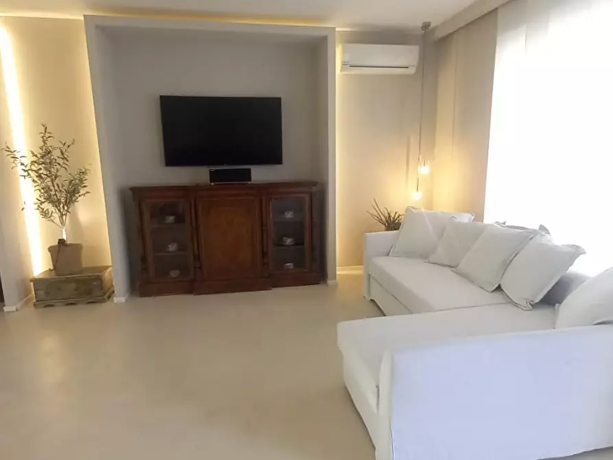 Immagine 14 di Casa indipendente in vendita  a Camaiore