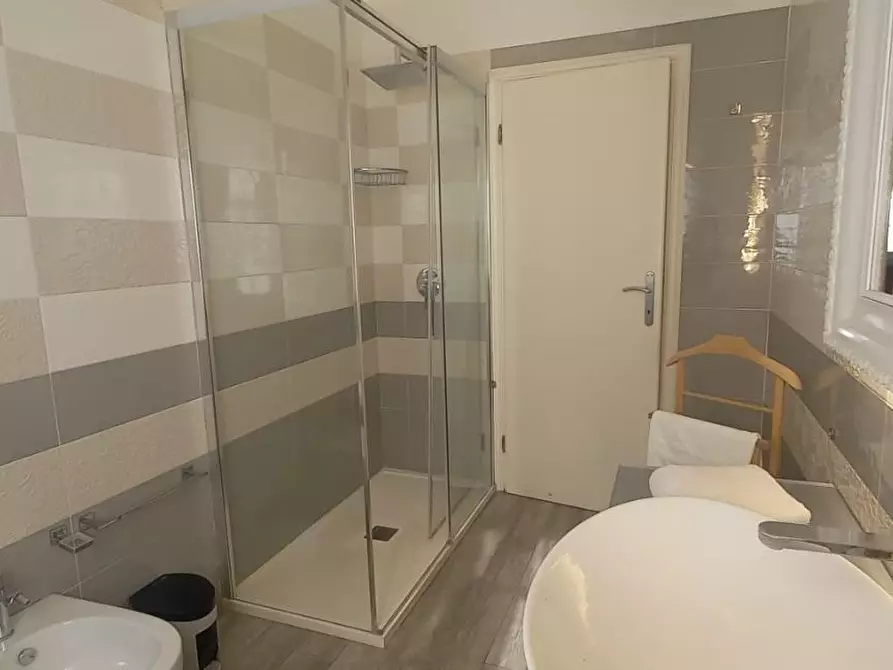 Immagine 41 di Casa indipendente in vendita  a Camaiore