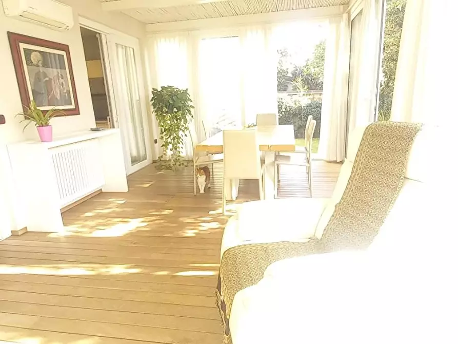 Immagine 10 di Casa indipendente in vendita  a Camaiore