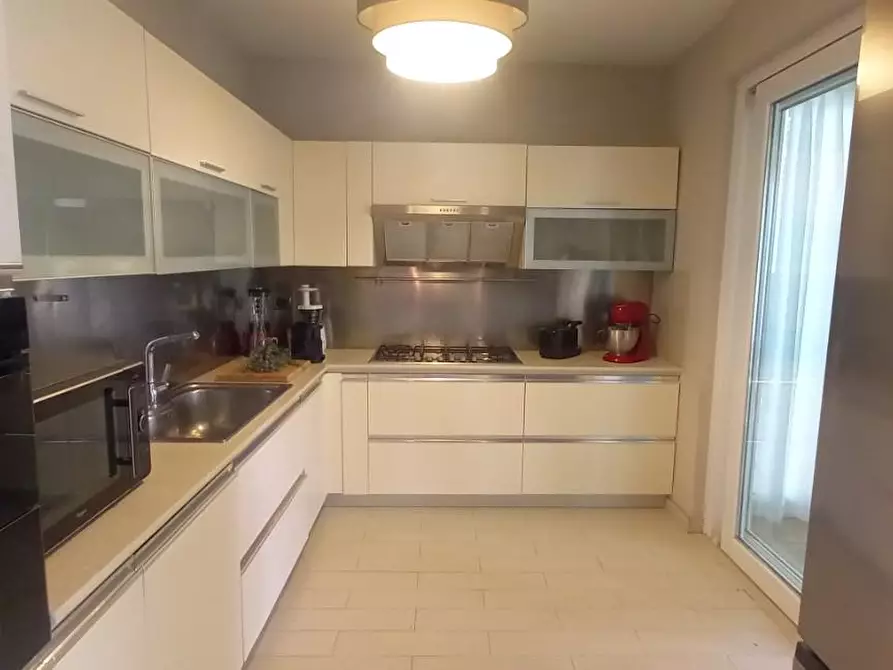 Immagine 8 di Casa indipendente in vendita  a Camaiore