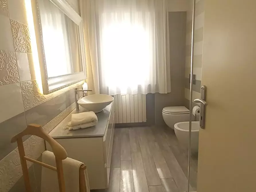 Immagine 40 di Casa indipendente in vendita  a Camaiore