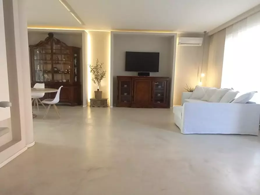 Immagine 32 di Casa indipendente in vendita  a Camaiore