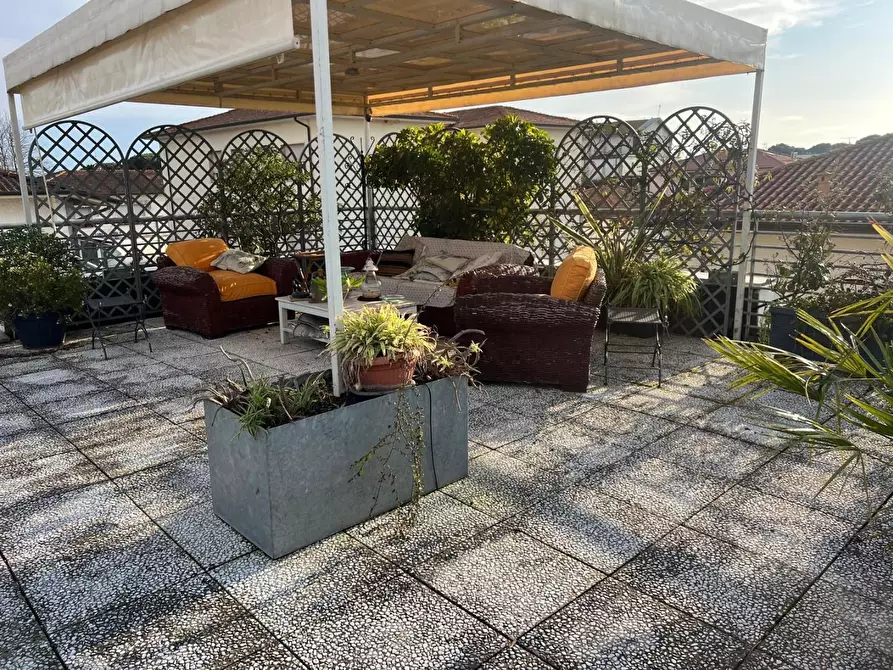 Immagine 40 di Mansarda in vendita  a Camaiore