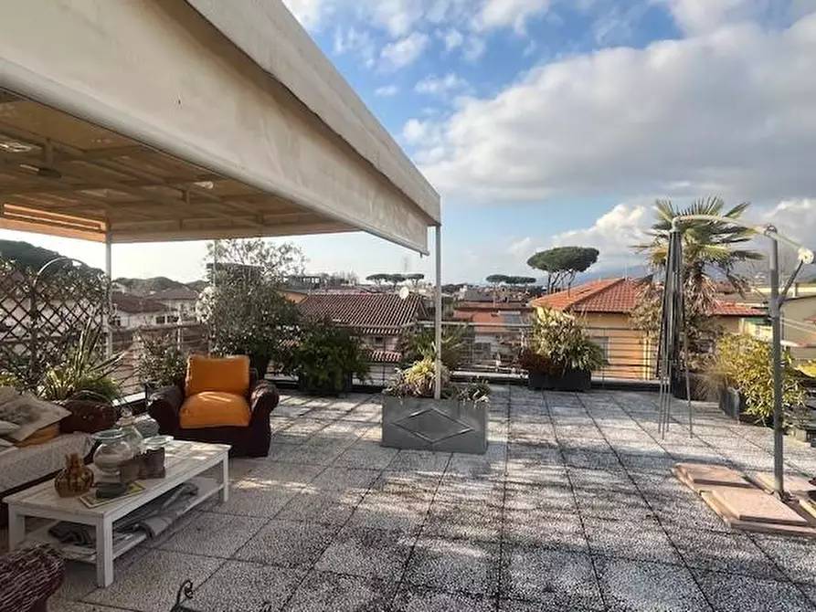 Immagine 20 di Mansarda in vendita  a Camaiore