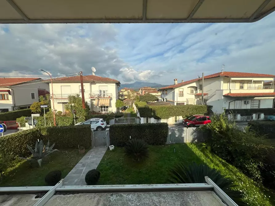 Immagine 53 di Mansarda in vendita  a Camaiore