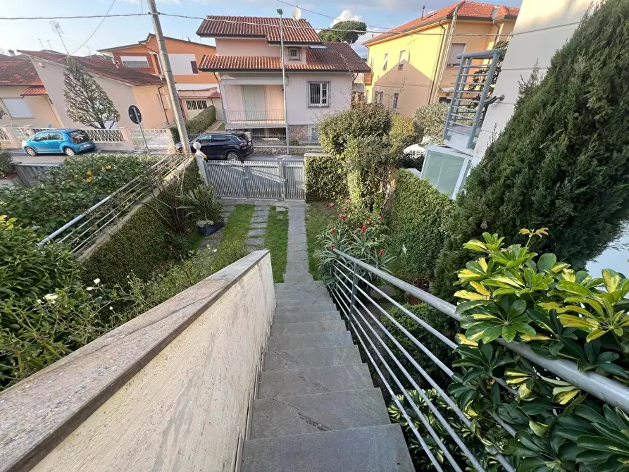 Immagine 54 di Mansarda in vendita  a Camaiore