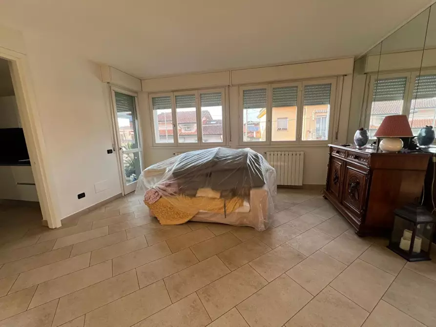 Immagine 56 di Mansarda in vendita  a Camaiore