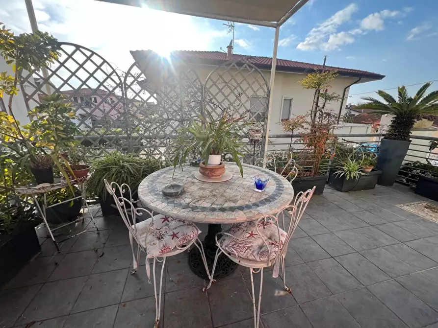 Immagine 32 di Mansarda in vendita  a Camaiore