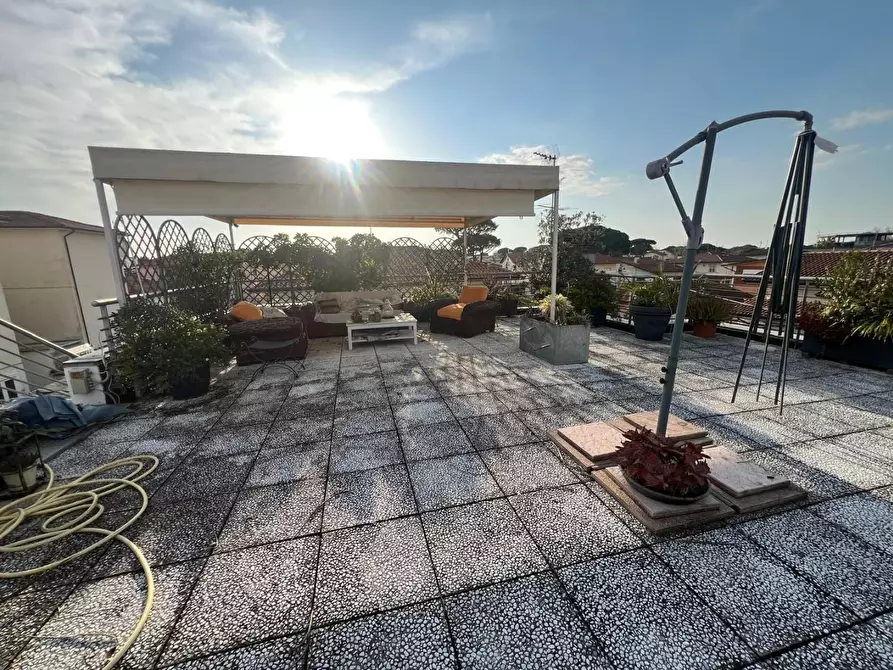 Immagine 43 di Mansarda in vendita  a Camaiore