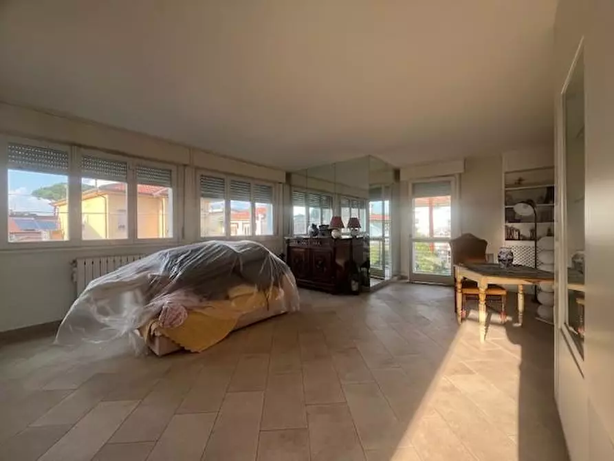 Immagine 22 di Mansarda in vendita  a Camaiore