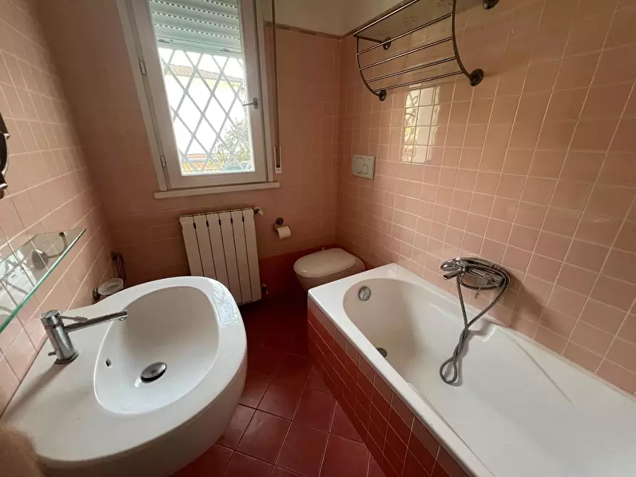 Immagine 47 di Mansarda in vendita  a Camaiore