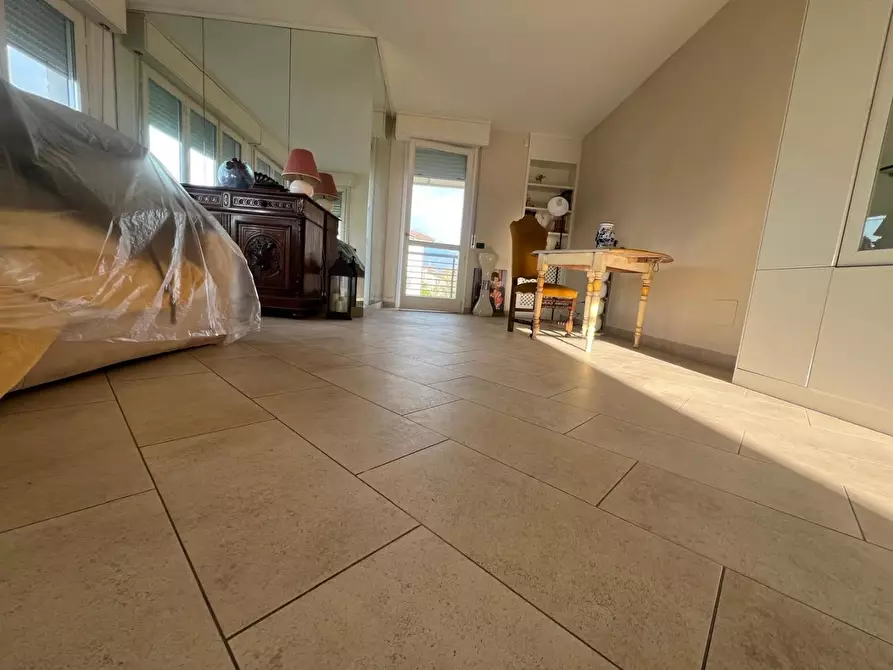 Immagine 55 di Mansarda in vendita  a Camaiore