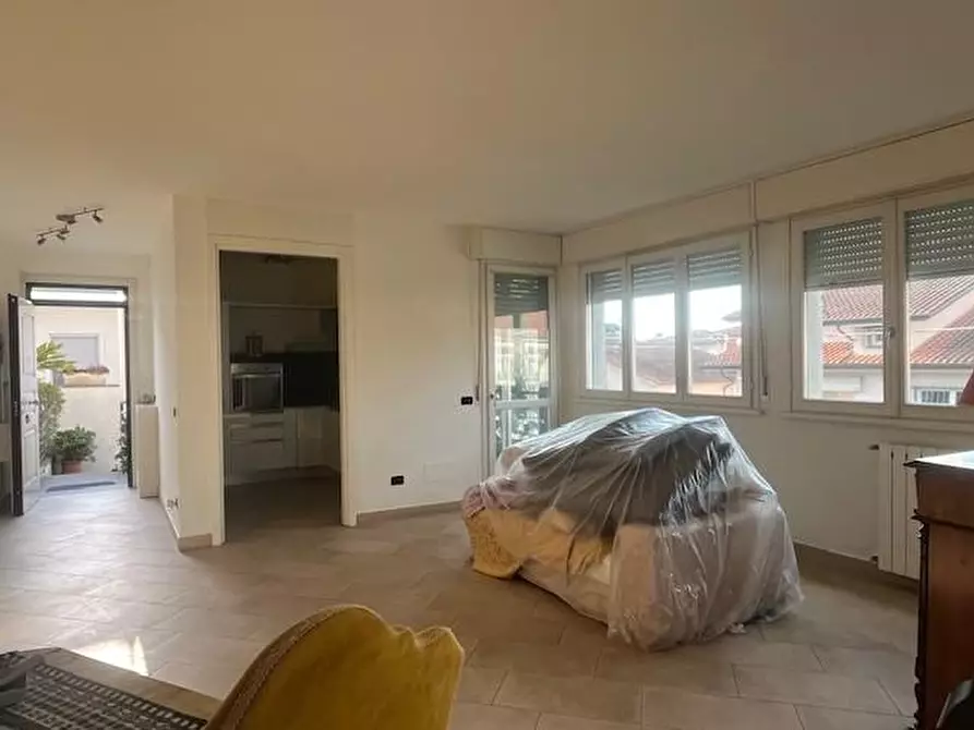 Immagine 30 di Mansarda in vendita  a Camaiore