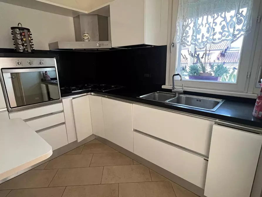 Immagine 34 di Mansarda in vendita  a Camaiore