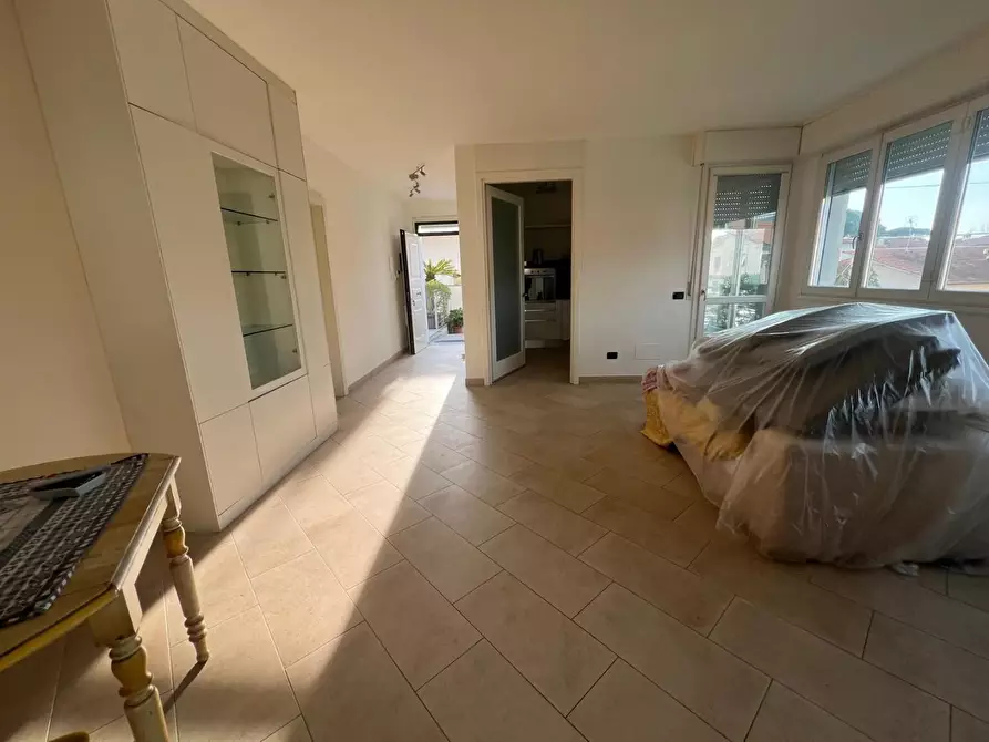 Immagine 37 di Mansarda in vendita  a Camaiore