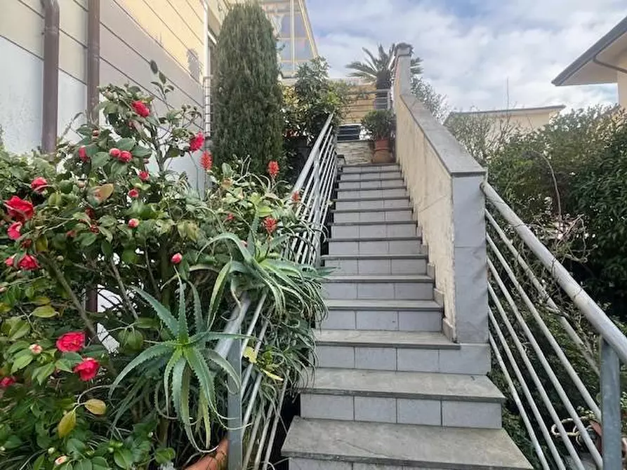 Immagine 7 di Mansarda in vendita  a Camaiore