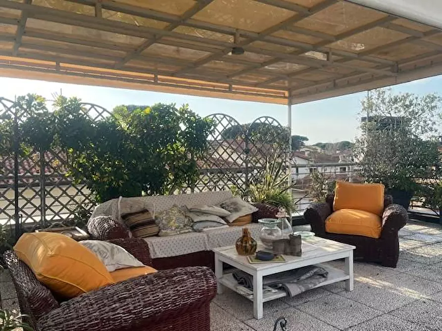 Immagine 15 di Mansarda in vendita  a Camaiore