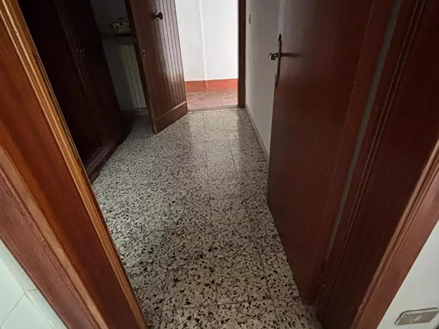 Immagine 17 di Appartamento in vendita  a Siena