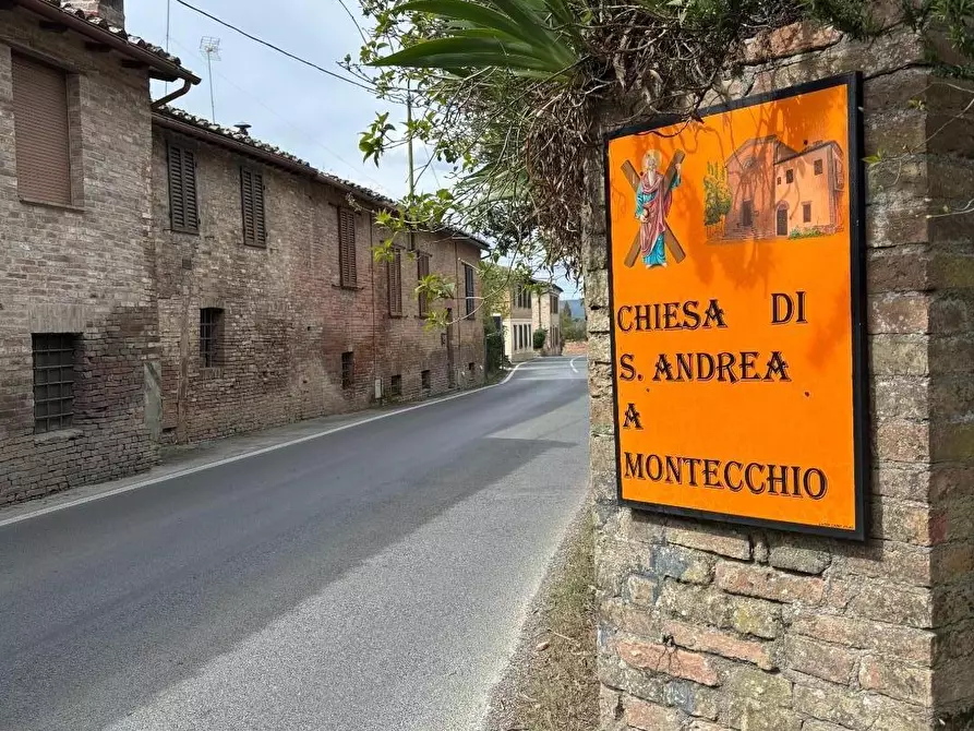 Immagine 2 di Appartamento in vendita  a Siena