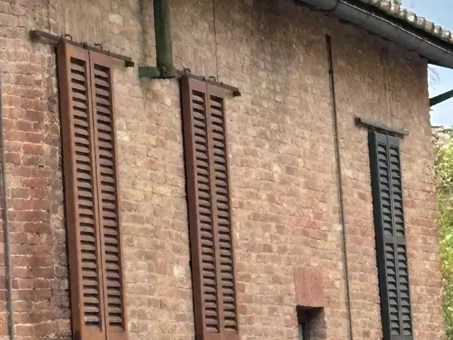 Immagine 1 di Appartamento in vendita  a Siena