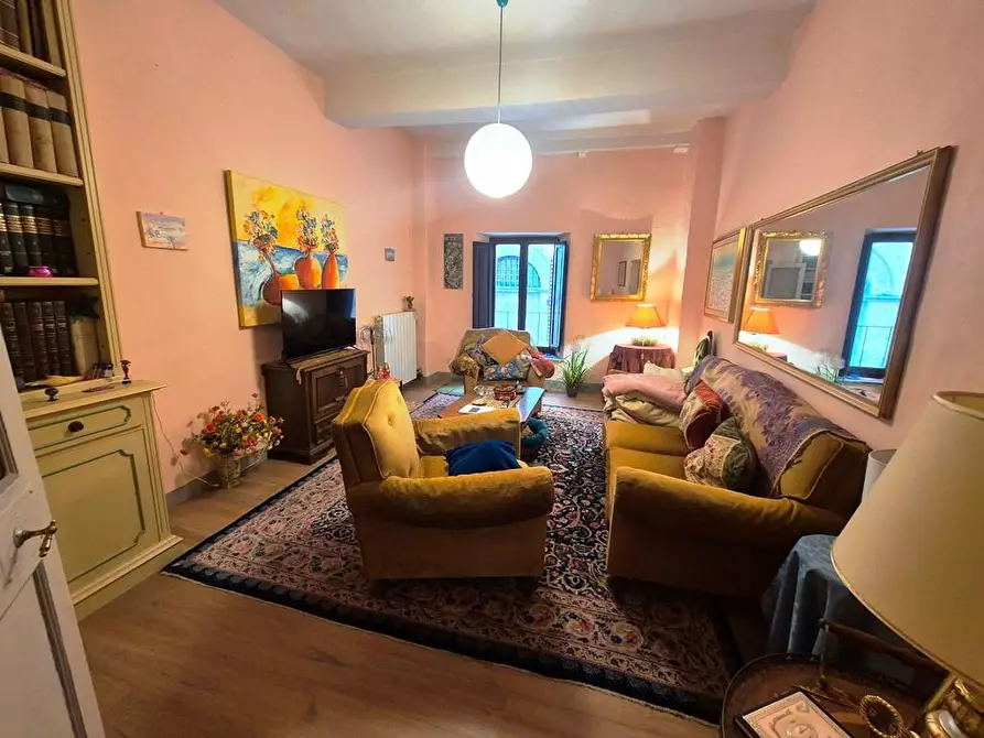 Immagine 17 di Appartamento in vendita  a Siena