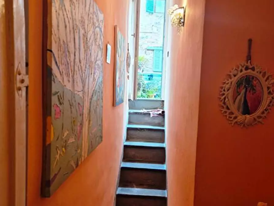 Immagine 19 di Appartamento in vendita  a Siena