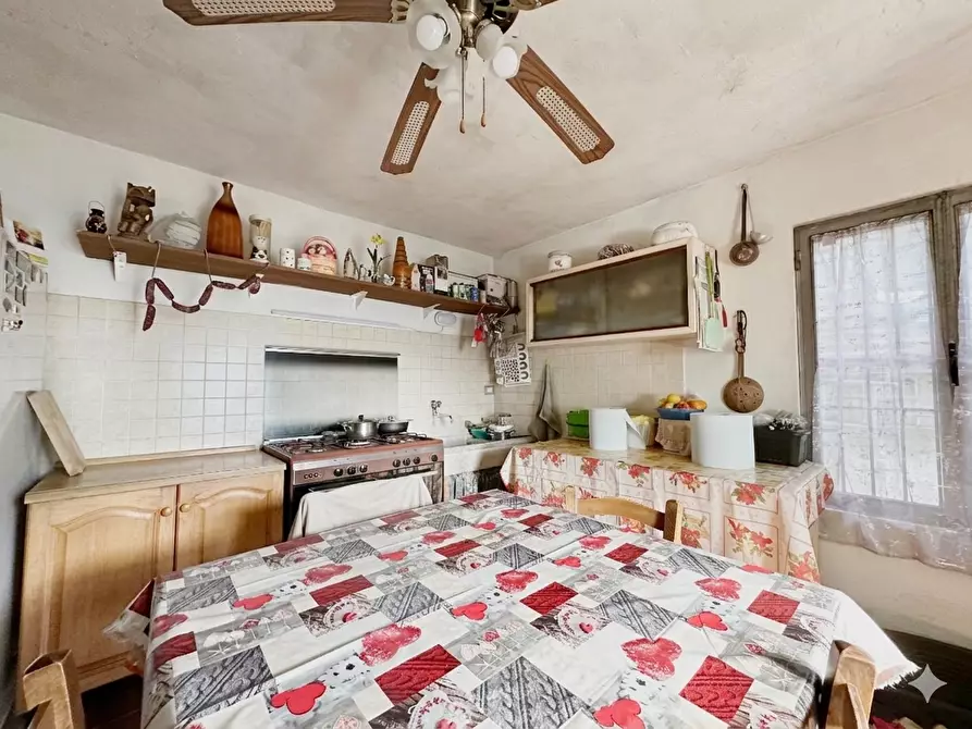 Immagine 4 di Casa colonica in vendita  a Villa Basilica