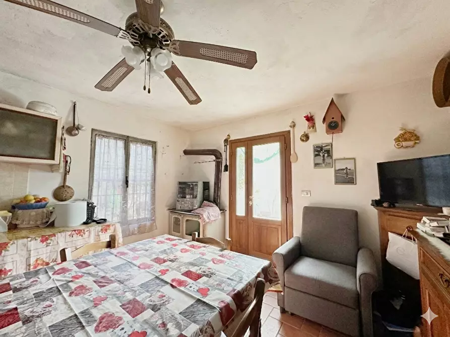 Immagine 3 di Casa colonica in vendita  a Villa Basilica