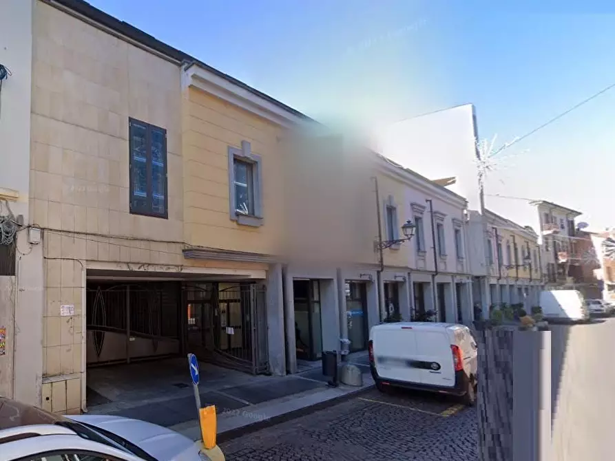 Immagine 2 di Negozio in vendita  a Alessandria