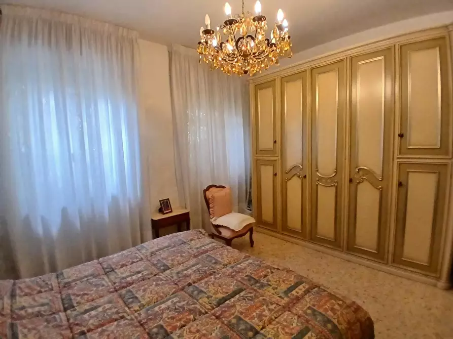 Immagine 22 di Appartamento in vendita  a Livorno