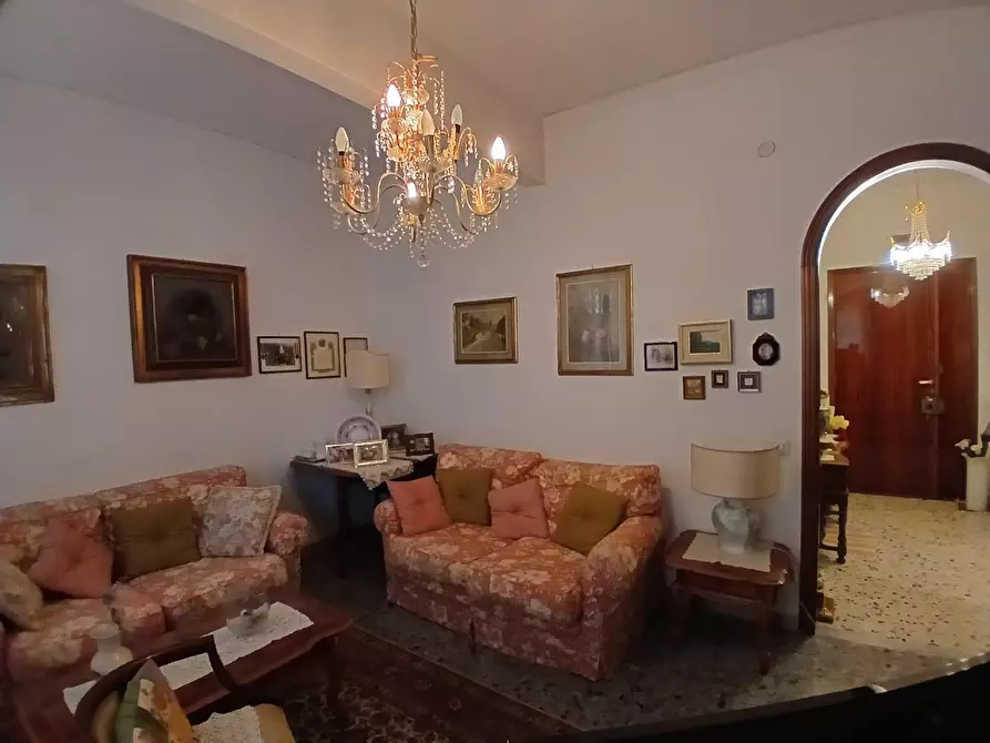 Immagine 3 di Appartamento in vendita  a Livorno