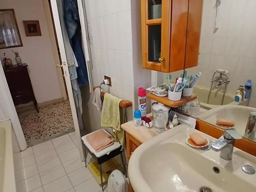 Immagine 27 di Appartamento in vendita  a Livorno