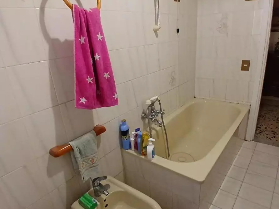 Immagine 25 di Appartamento in vendita  a Livorno