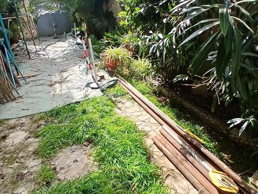 Immagine 30 di Appartamento in vendita  a Livorno