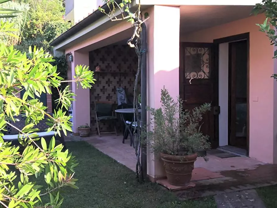 Immagine 1 di Terratetto in vendita  a Livorno