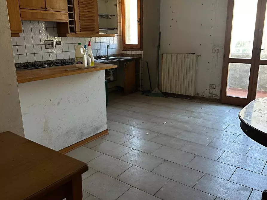 Immagine 4 di Attività artigianale in vendita  a Capraia E Limite