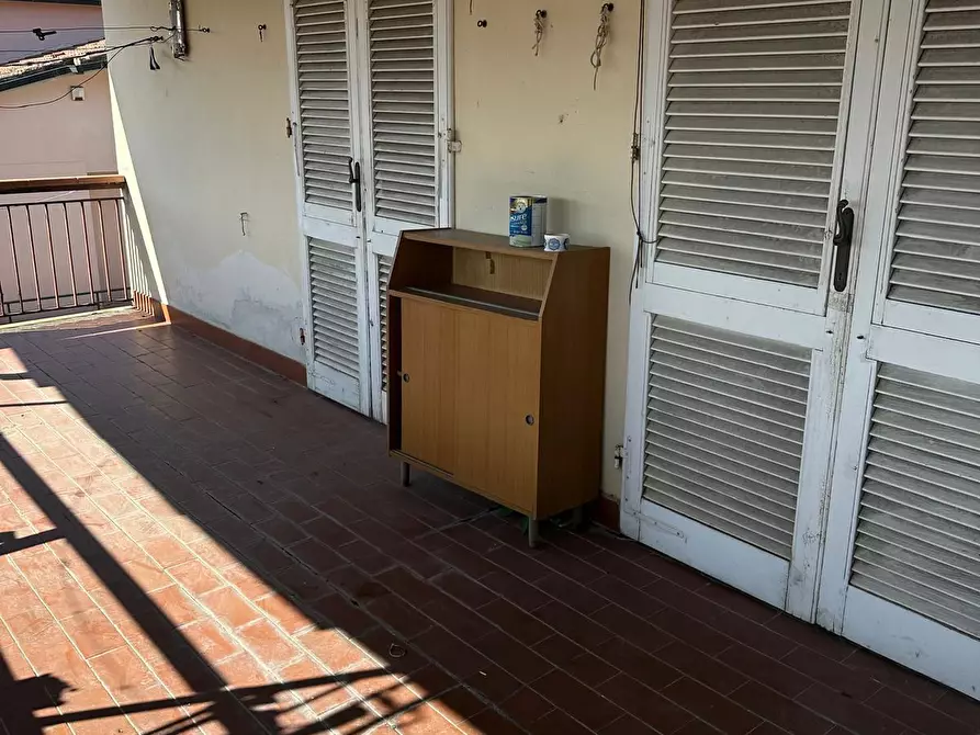 Immagine 1 di Attività artigianale in vendita  a Capraia E Limite