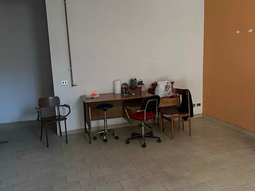 Immagine 15 di Attività artigianale in vendita  a Capraia E Limite