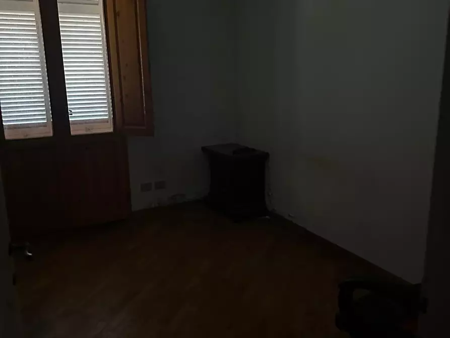 Immagine 10 di Attività artigianale in vendita  a Capraia E Limite