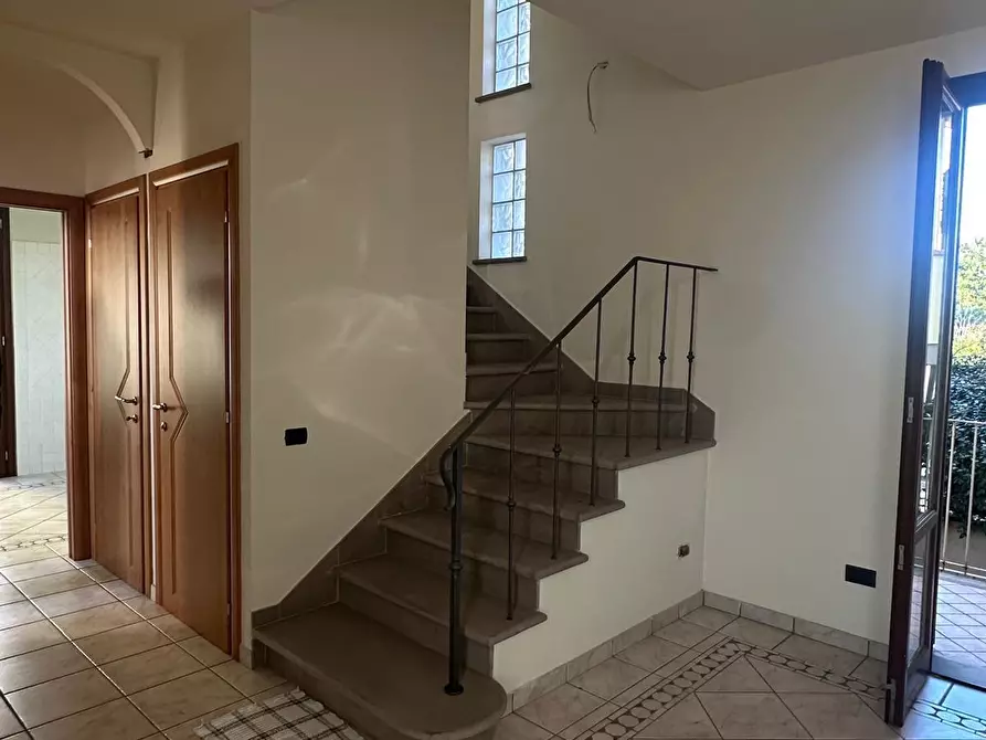 Immagine 18 di Attività artigianale in vendita  a Capraia E Limite