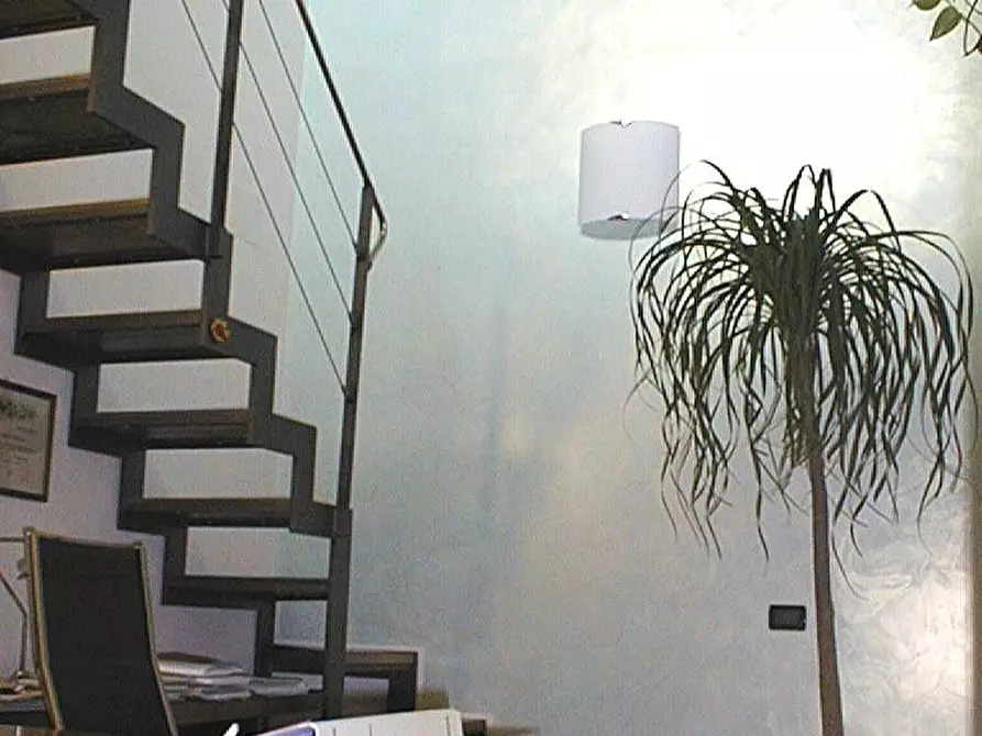 Immagine 9 di Ufficio in vendita  a Siena