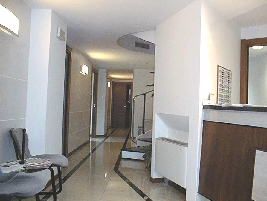 Immagine 1 di Ufficio in vendita  a Siena