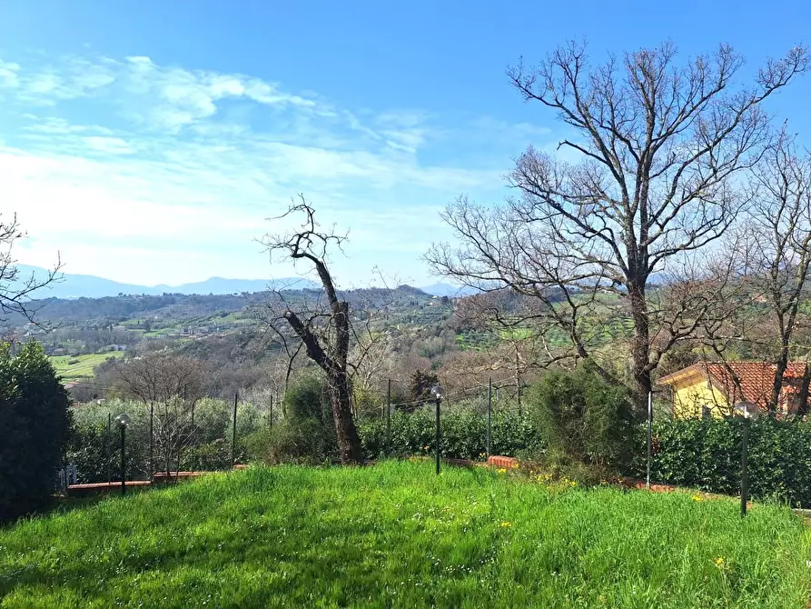 Immagine 50 di Villa in vendita  a Capannori