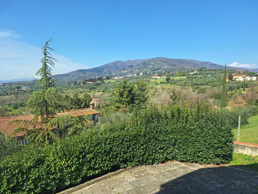 Immagine 24 di Villa in vendita  a Capannori