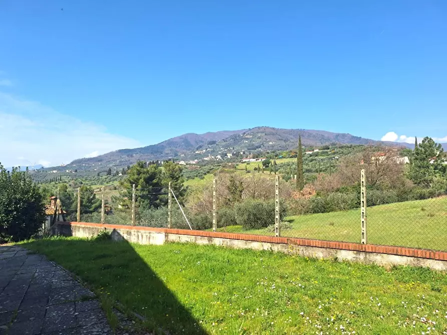 Immagine 5 di Villa in vendita  a Capannori