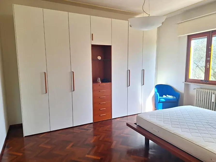 Immagine 41 di Villa in vendita  a Capannori