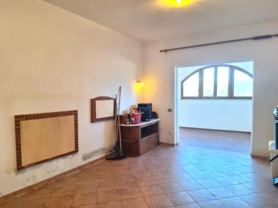 Immagine 12 di Villa in vendita  a Capannori