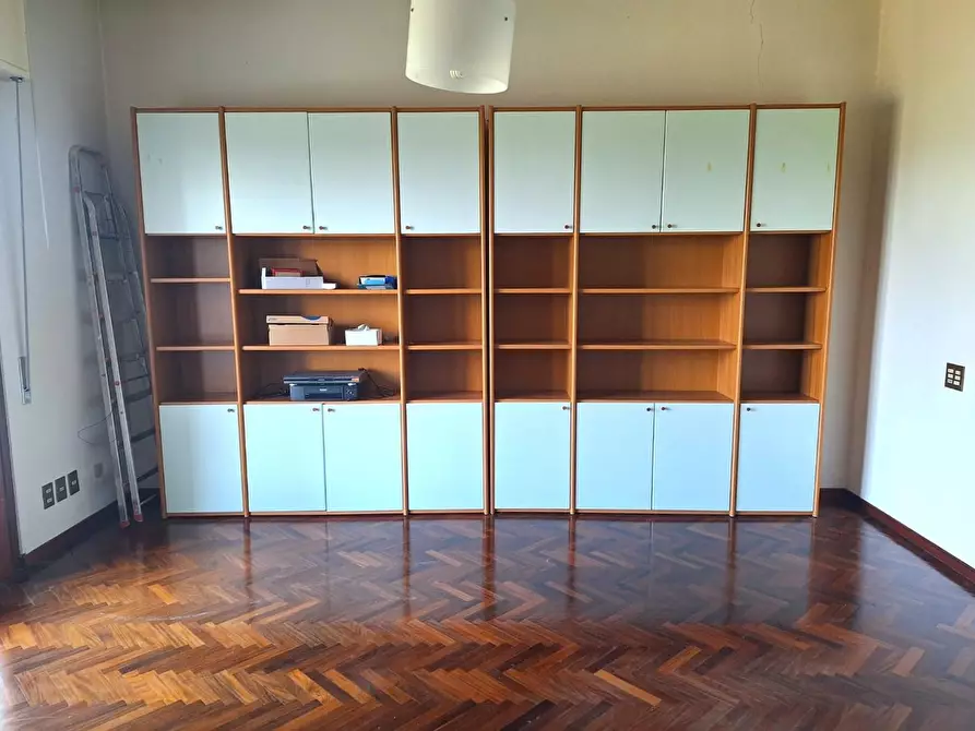 Immagine 13 di Villa in vendita  a Capannori